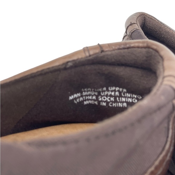 Earth Brown Leather Pumps with Comfortable Sock Lining. 8.5 - Picture 7 of 9